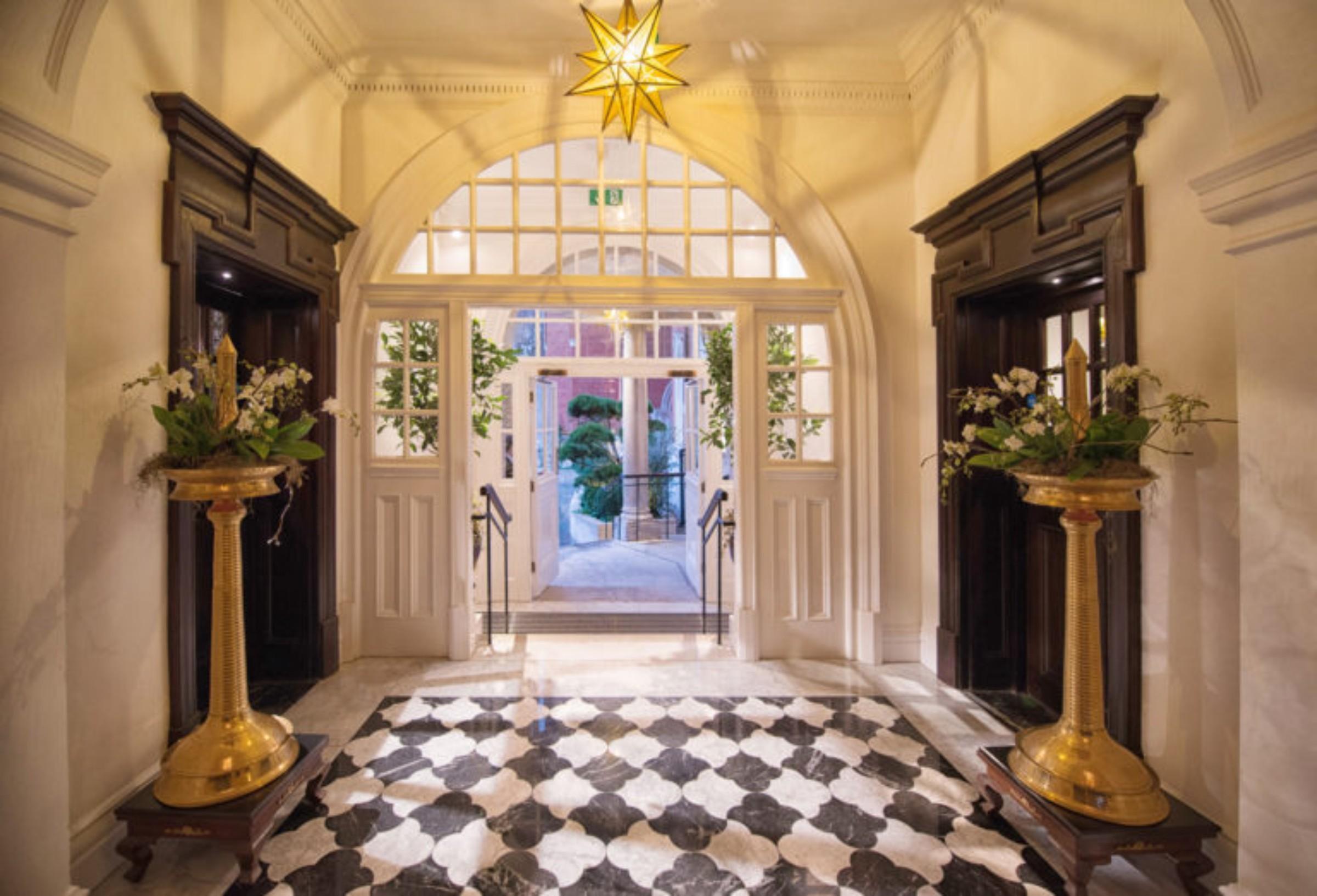 The Lalit London Hotel Ngoại thất bức ảnh Entrance to the hotel