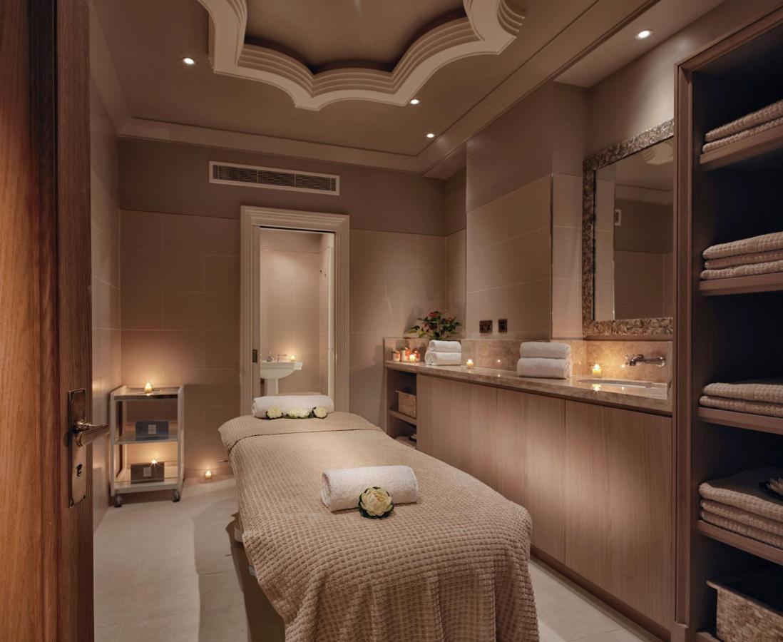 The Lalit London Hotel Ngoại thất bức ảnh A treatment room at the spa